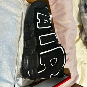 Nike AIR UPTEMPO SIZE 6.5